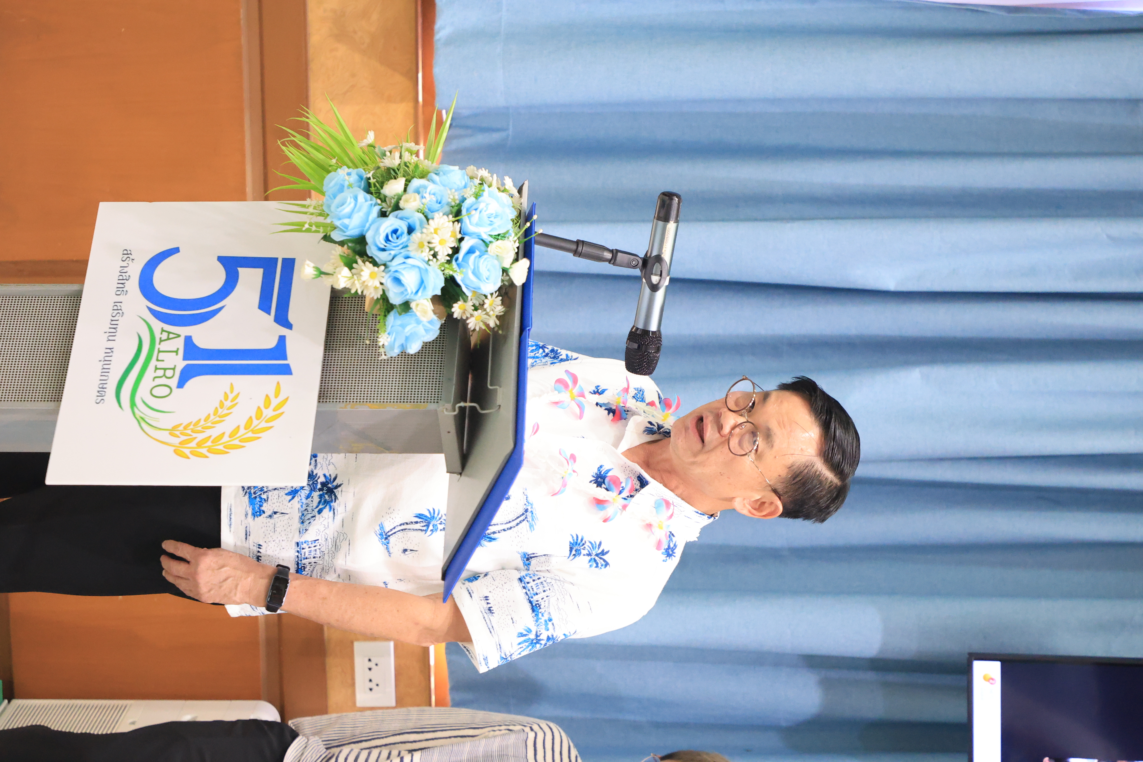 title - ชุ่มฉ่ำ! ชาว ส.ป.ก. ร่วมสรงน้ำพระพุทธรูป และรดน้ำขอพรผู้บริหาร เนื่องในประเพณีวันสงกรานต์ ประจำปี 2569 บรรยากาศเต็มไปด้วยความชื่นมื่นชุ่มฉ่ำ